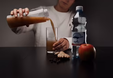 ALPQUELL Smoothie mit Wacholderbeeren und Äpfeln